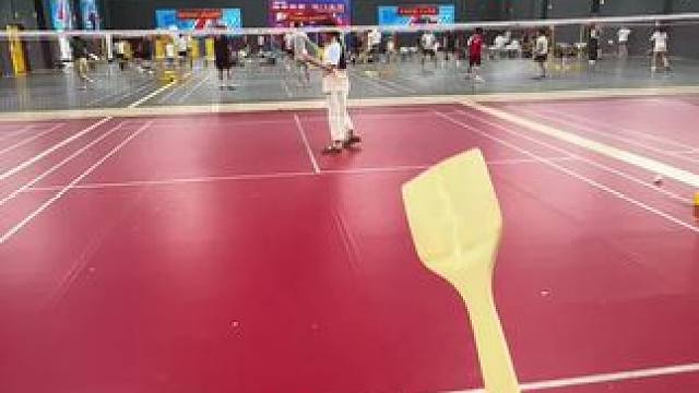 所以，球拍重要还是技术重要？#羽毛球 #内容过于真实