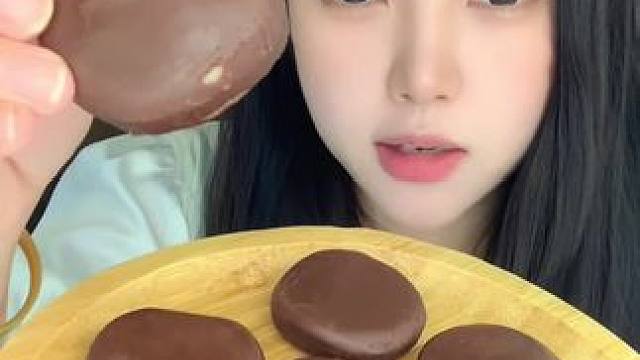 挖到几个巧克力零食！香浓上头一口沦陷！ #好吃到停不下来#心之扁桃仁巧克力 #心之巧克力#坚果巧克力