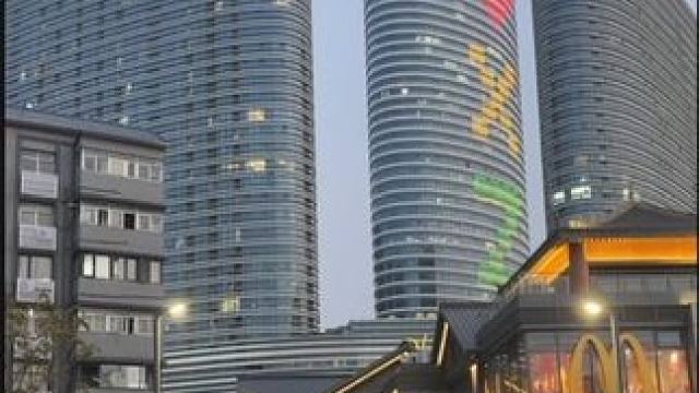 这个天气哪里是出来旅游呀，热到突突翻汗都没有停过！#纪录美好生活 #带娃旅行