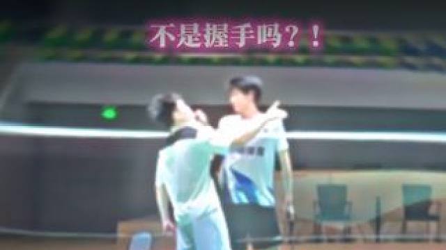 打完球还有第二场 不是宵夜就是搏击#羽毛球 #假动作