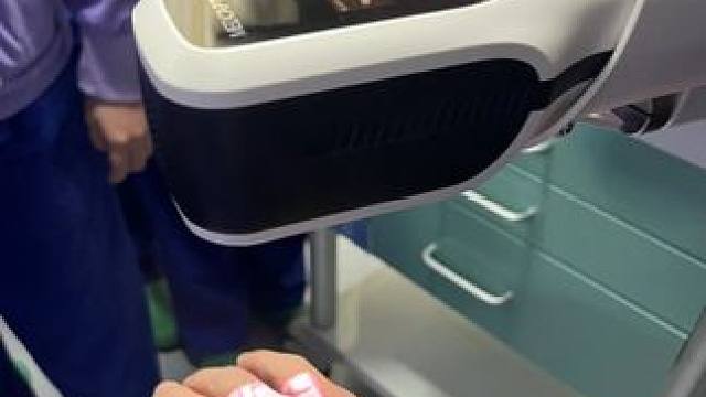 以后再也不用怕医生扎错地方了 #科技改变生活 #黑科技 #扎针 #静脉显像仪