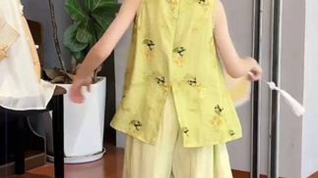 温润的 清冷的 内敛不张扬的东方美！每个中国女孩都长了一张国泰民安脸#国风古韵   #女童穿搭 mz