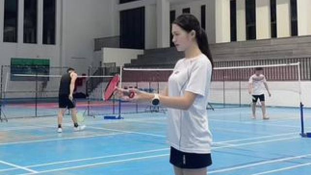 你会了沒#打羽毛球女生#享受羽毛球带来的快乐