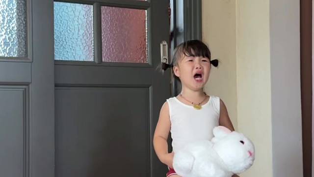 不同收入的爸爸是如何哄孩子的？