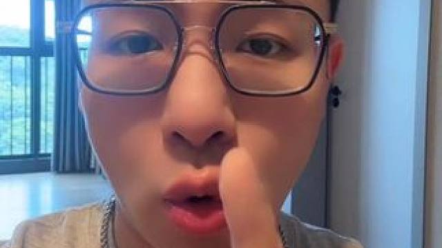 羽毛球最新涨价公告！惊掉我下巴 #羽毛球 #羽毛球涨价 #小阳哥 #口粮球