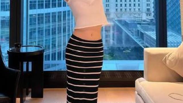 #夏日通勤休闲穿搭#舒适感拉满的极简OOTD #夏日穿搭有这搭配公式就够了#夏季游玩做自己的穿搭达人