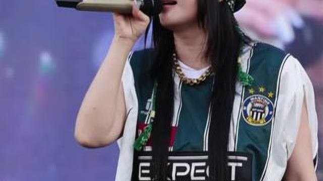 “我们的爱 过了就不再回来” #詹雯婷#我们的爱#现场版live#飞儿乐队#零食音乐节