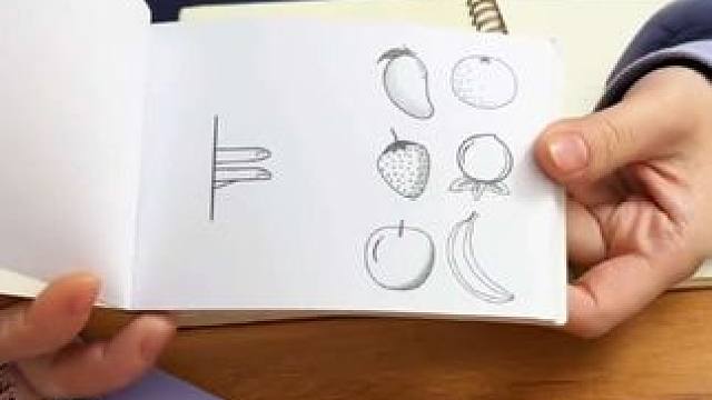 直接给我同桌迷成制丈#学校日常 #水果书 #同桌 #魔术