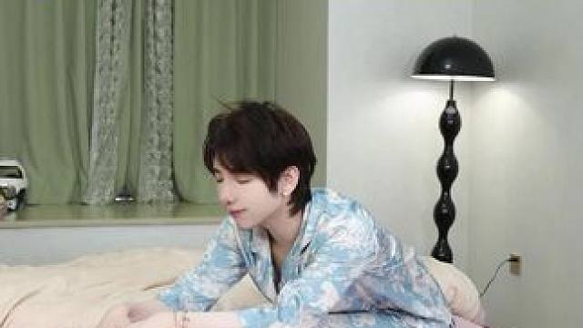 瑜伽开启能量满满的一天!起床后应该做点什么呢?一阳老师告诉你如何用瑜伽开启能量满满的一天哦!都来试试