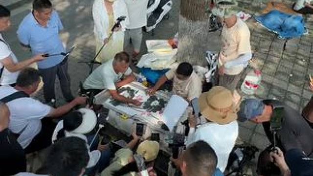 沈巍字画每天太多人写，太多人喜欢，能价值多少 #沈巍#沈巍字画价值 #手艺人的日常 #人山人海太热闹