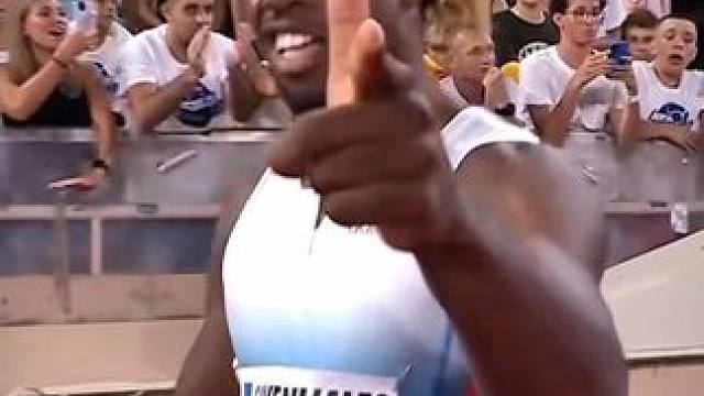 王不见王？
我避他锋芒？
#田径 #短跑 #200米 #莱尔斯 #特博格