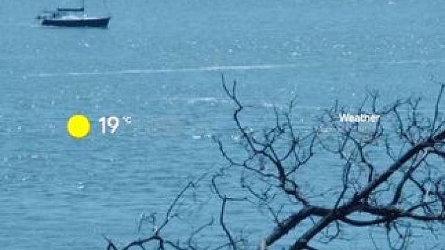 浪漫的不是海，是吹海风的我们.