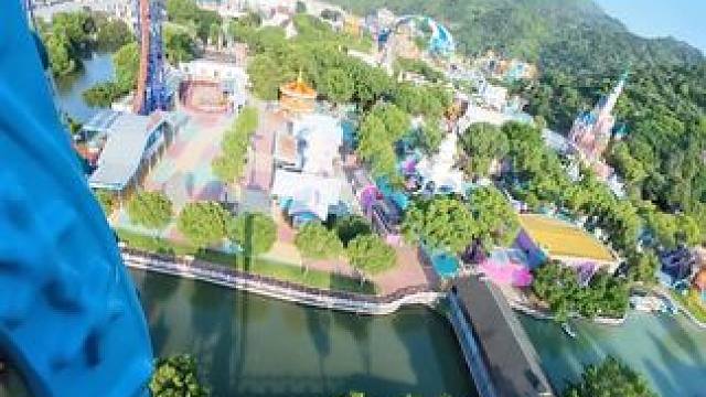 在30米高的地方，不知道在上面转了多少圈……#第一视角大挑战 #游乐园刺激项目 #温州乐园