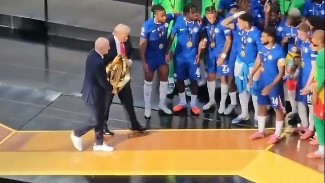 阿普这是到哪儿都有一股风范