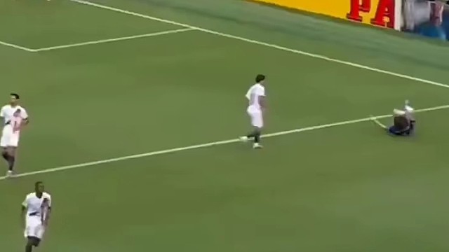 这内维斯心态被打崩了啊....