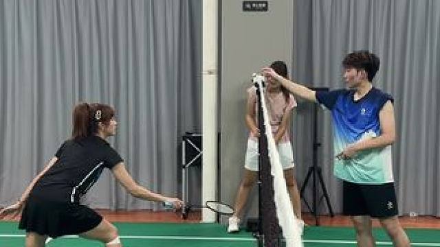你有没有愿意陪你一起做“无聊”事情又不扫兴的朋友？艾特出来#羽毛球 #嘉嘉羽毛球