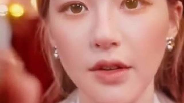 #赵露思 今晚直播的镜头签，天呐这个怼脸，好漂亮,状态越来越好啦～