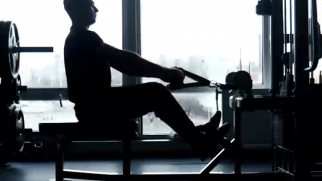 遗传与环境如何影响特发性震颤风险