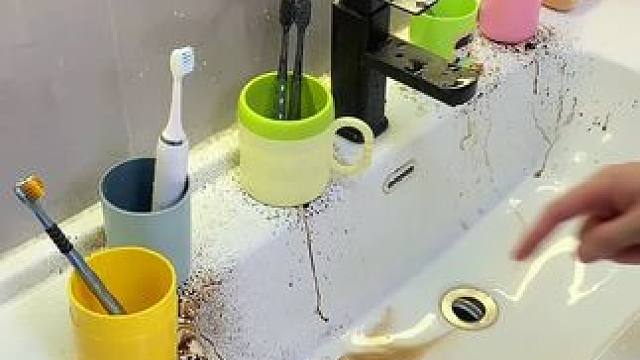 螃蟹牙刷置物架 终于找到这款可爱螃蟹牙刷置物架，大容量，杯子倒扣沥水干净清爽#牙刷置物架 #卫生间好