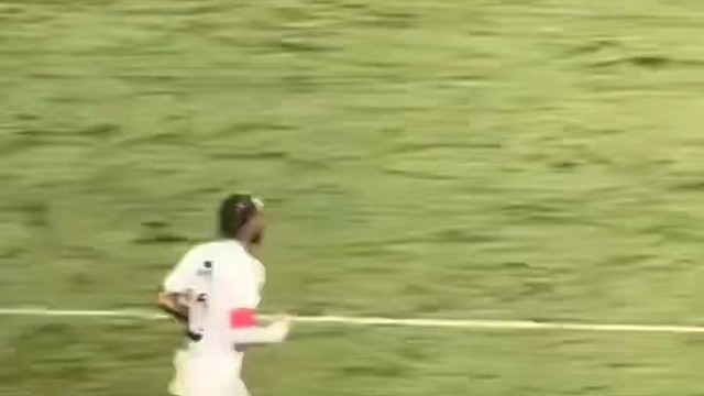 轻松 自如=完胜#足球