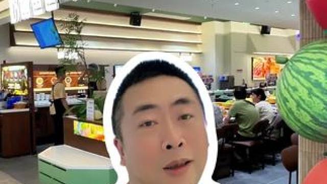 奶糖爸爸开到武商Mall了，多了很多新东西听说群光也开了新店，想吃奶糖爸爸又不想排队的赶紧来#武汉美