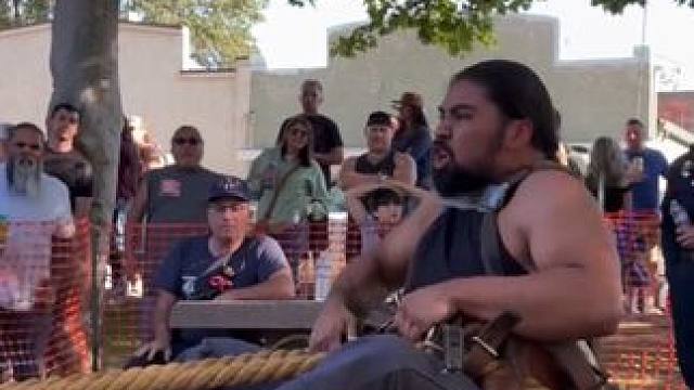 美式乡村拔河比赛！ #老外真会玩 #拔河比赛 #户外运动 #男人简单的快乐