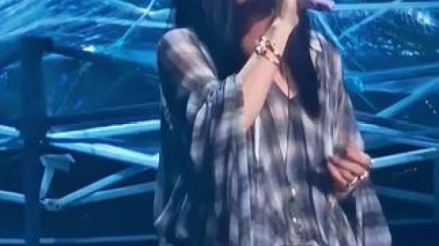 那英《默》直拍，天后在首场音乐节杀疯了！ #那英#默#现场版live#那英默#长春未知旅行音乐节