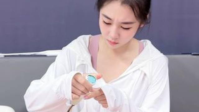 完全不知道自己为什么变穷 #川崎极光7 #羽毛球 #贵族运动 #打羽毛球女生