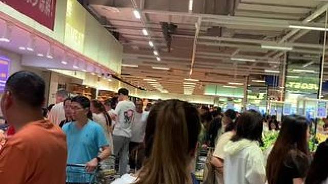 快快快9.9拥有30枚鸡蛋，赶紧囤 #人气爆棚 #vlog日常 #路人视角 #超便宜超划算 #家庭