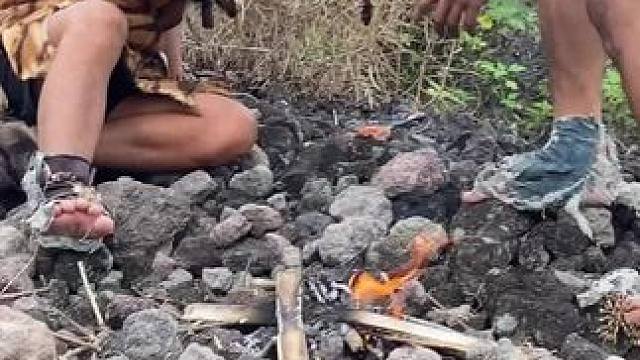 非洲生活 #我的乡村生活 #外国人真会玩 #荒野生存 #大山里生活 #荒岛求生