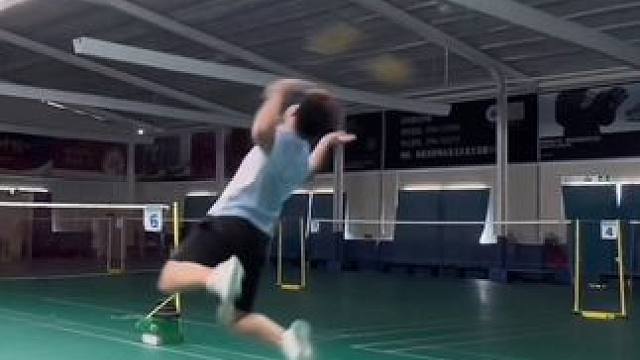 “龙牙接管大脑 杀球代替思考”#羽毛球#杀球#松弛感#羽球忍者