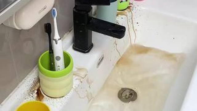 牙刷置物架 终于找到这款可爱螃蟹牙刷置物架，大容量，杯子倒扣沥水干净清爽#牙刷置物架 #卫生间好物 