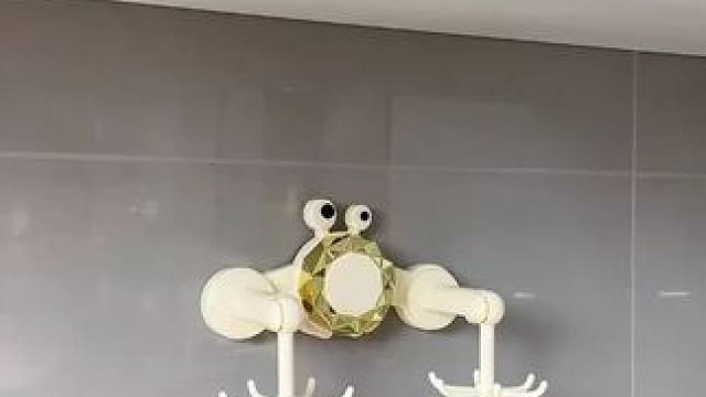 六爪挂钩 这个六爪挂钩真的太好用了，一个就能顶六个衣架来用，拿取方便，一目了然#挂衣架#六爪挂 钩#