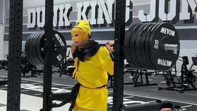 “猴哥今日训练内容”#猴哥#扣篮 #弹跳训练