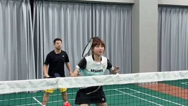 球场上的难忍瞬间#羽毛球#嘉嘉羽毛球#快驰养车坊换油薅鹅毛#道达尔能源快驰润滑油#免费领鹅毛羽球啦