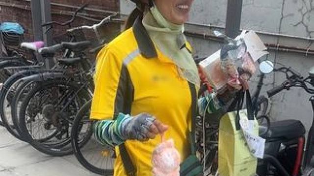 此刻想要当外卖骑手的心达到顶峰 #最适合打工人开的盲盒出现了#上班突然拿到红包是什么体验