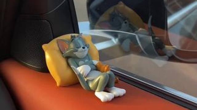 #创意摆件 #霸气十足 汤姆和杰瑞放在车里真的太可爱了！摆在车里满满的童年回忆！#车载摆件 #解压玩