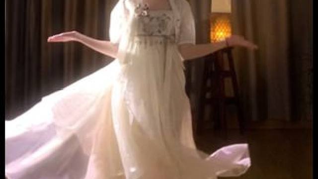 春风吹不倒～我的杨柳腰～ #国风 #舞蹈日常 #桃花笑