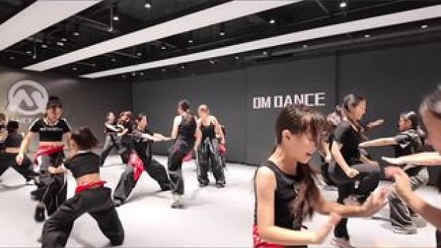 甩开懒散，大力摆臂，爆炸弹跳，全身有氧状态拉满从头到脚彻底开机#OM舞室 #河南济源 #热身运动