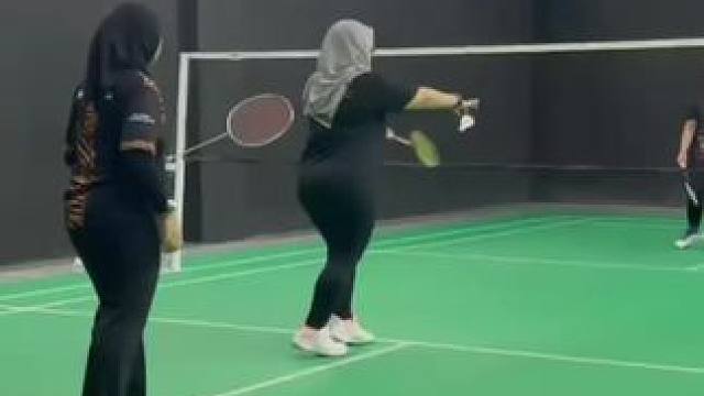 大部分人都试过了吧#羽毛球 #享受羽毛球带来的快乐 #打羽毛球 #快乐羽毛球 #打羽毛球女生