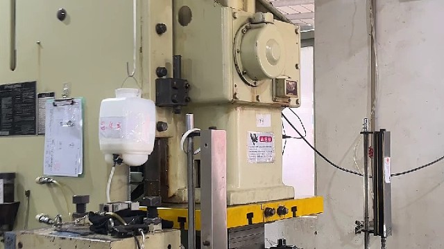 加班加点赶客户交期