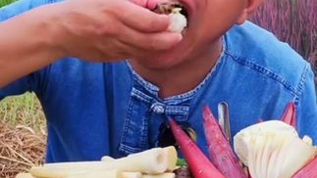 手剥笋小辣椒️凉拌螺肉 #美食 #泰国美食 #户外美食 #内容启发搜索