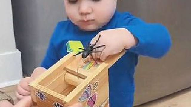 整蛊好友，皮一下很开心#搞笑视频 #整蛊玩具