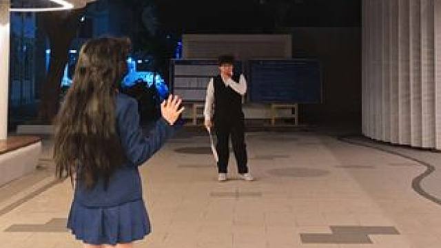 小兰不愧是练空手道的，打羽毛球都这么厉害#羽毛球 #名侦探柯南  #ooc致歉