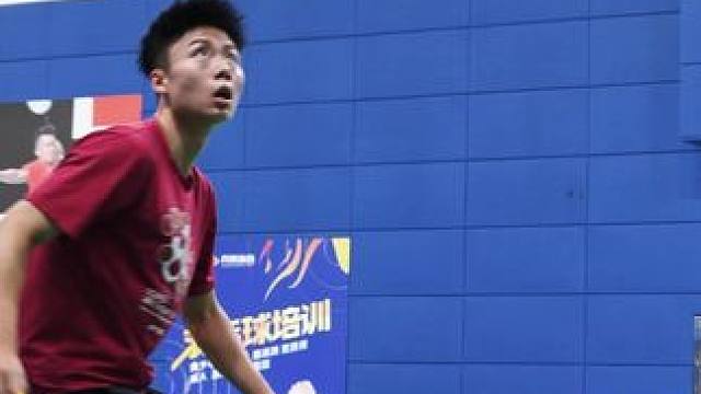 拼搏百天战郴州 徐硕轻松拿下首胜#郴州林丹杯 #林丹杯羽毛球公开赛 #羽毛球