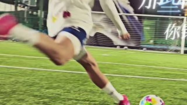 你说你的内心是一片荒岛 那我就用爱填补你的空白.#足球  #football #内马尔 #女足