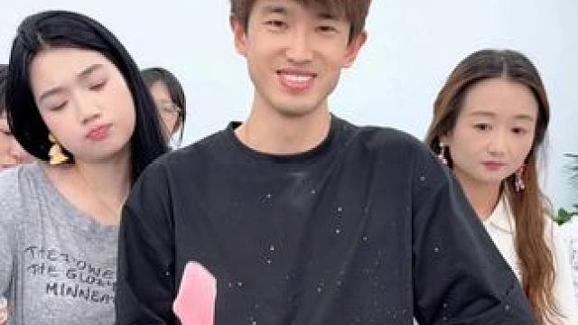 切奶油挑战，哈哈 #办公室搞笑 #办公室日常