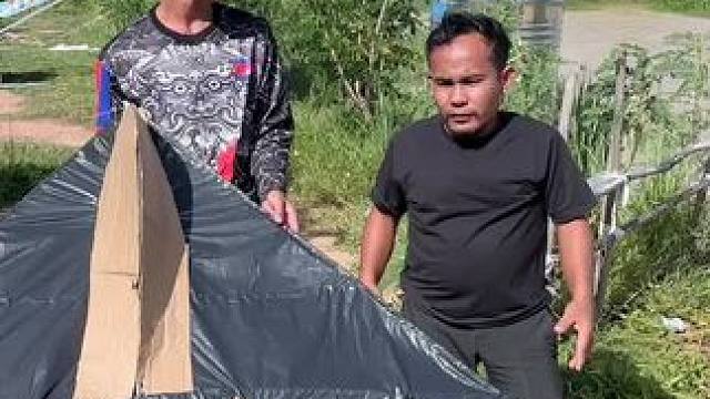 放风筝 #放风筝的季节 #放风筝#东南亚矮子