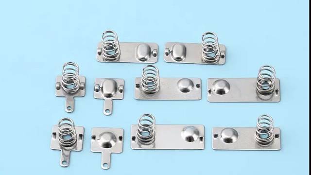 全自动化生产桥式铆接电池弹片，弹簧不脱落