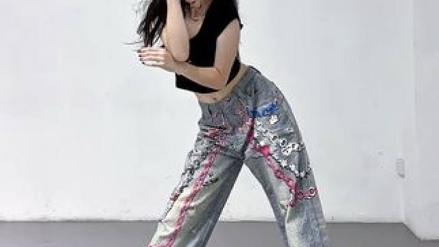 扫腿舞进阶版#扫腿舞挑战 #扫腿舞开始上难度了 #卡布达编舞 #Kzdall链条打印牛仔裤